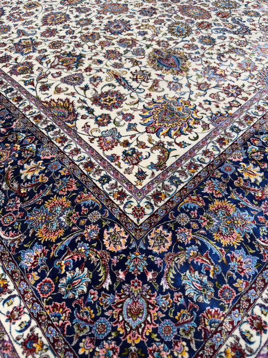 Fine Wool & Silk Persian Rug