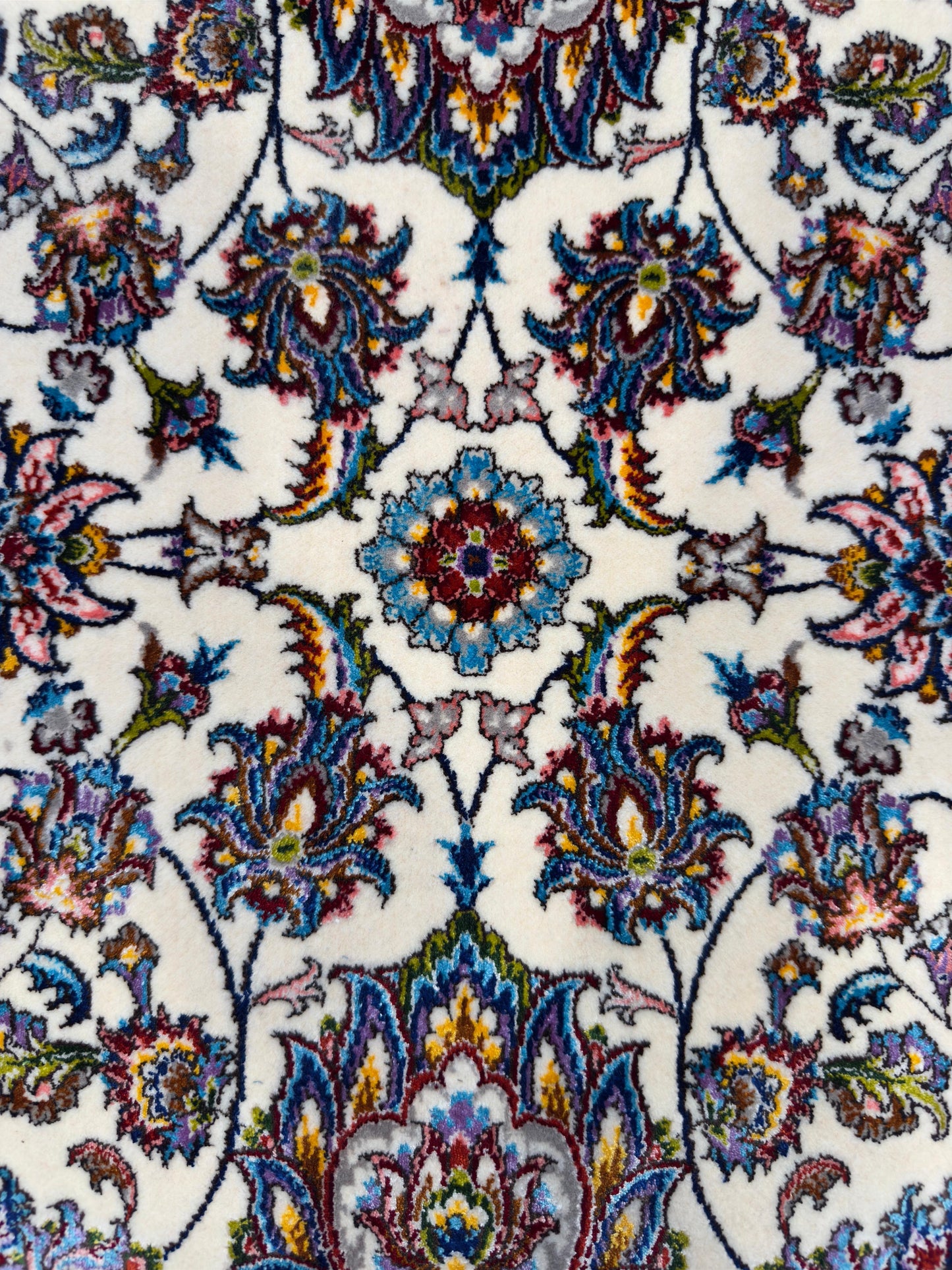 Fine Wool & Silk Persian Rug