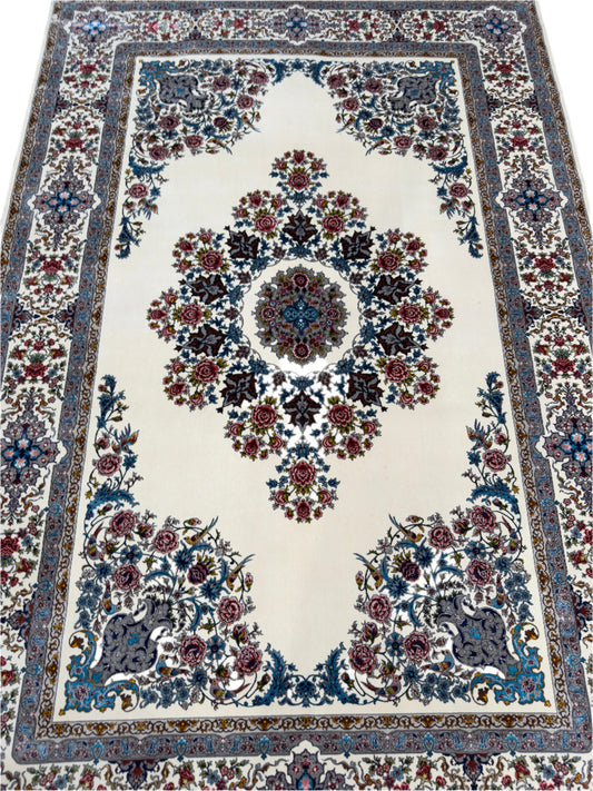 Fine Wool & Silk Persian Rug
