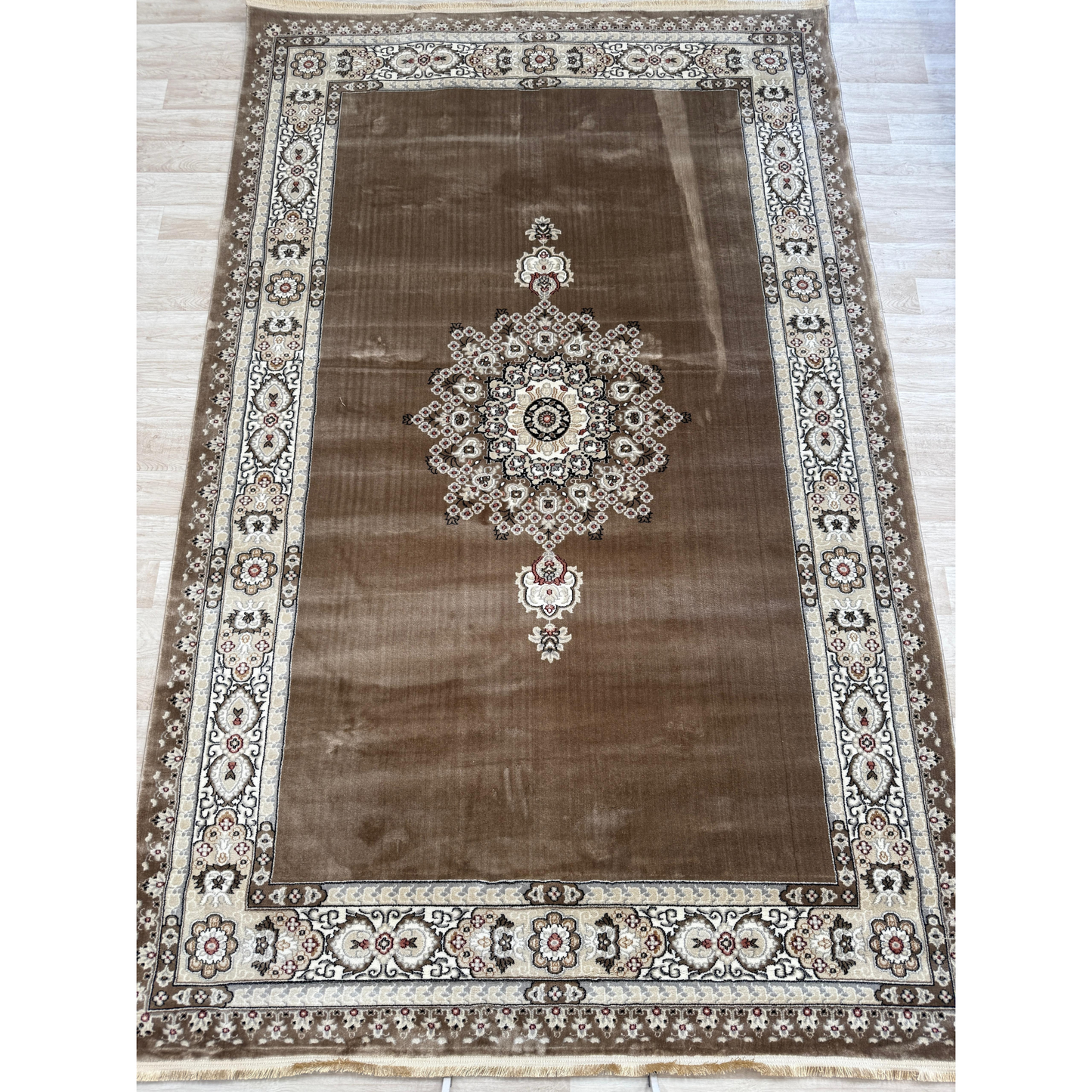 Mistral Persian Style Collection - Traditional Living Room Rugs | Available in 6 Colours & Multiple Sizes