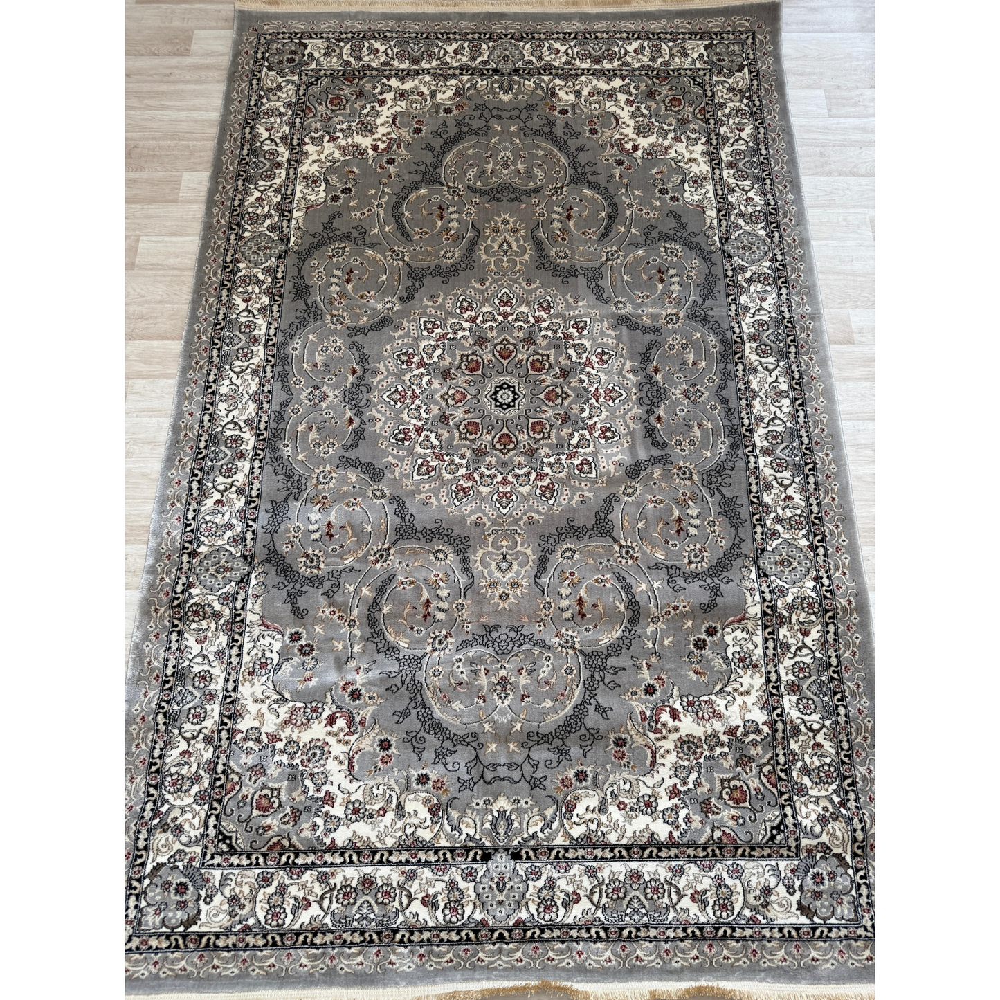Mistral Medallion Collection - Traditional Style Living Room Rugs | Available in 6 Colours & Multiple Sizes