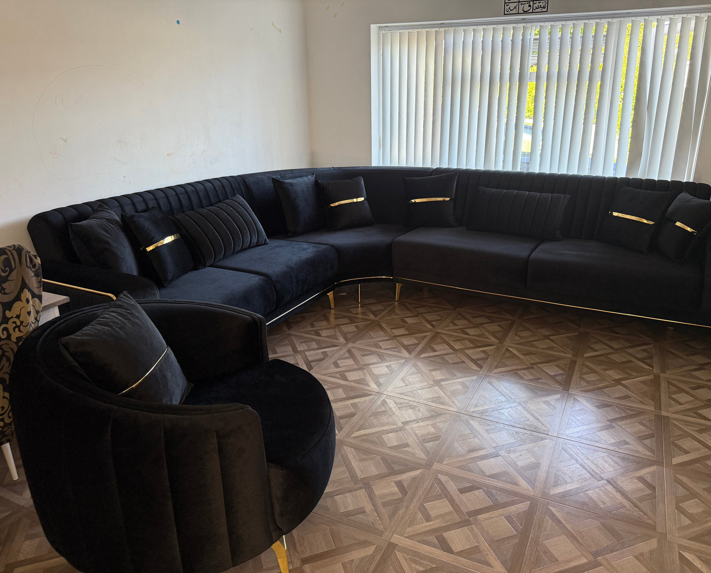 Intra Black Corner 315cm x 315Cm