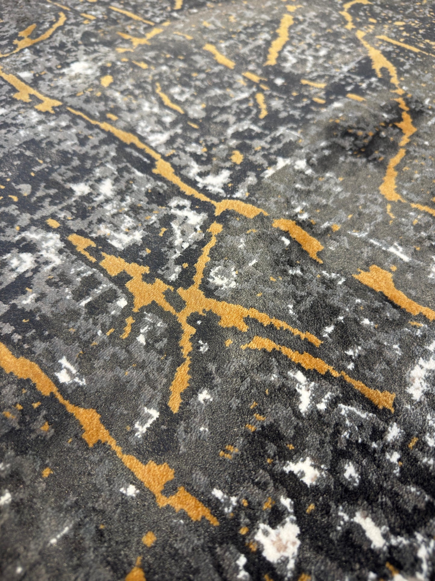 Modern Style Living Room Rug - 700 Reeds