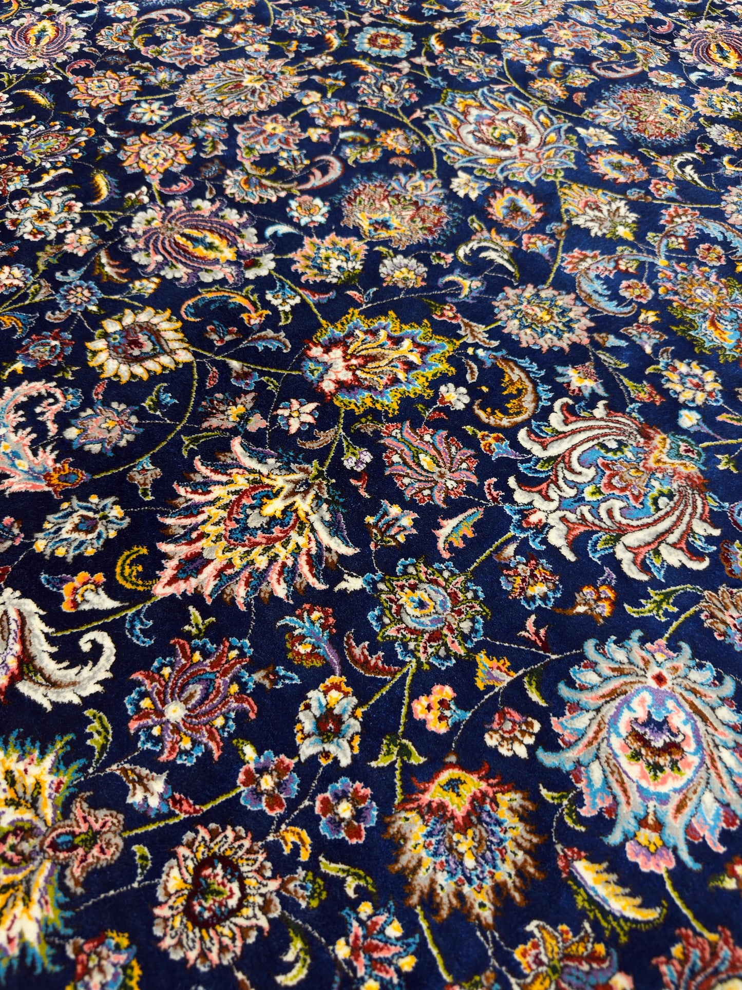 Fine Wool & Silk Persian Rug