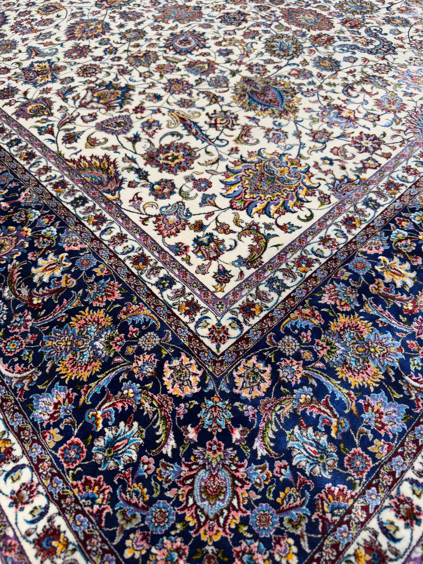 Fine Wool & Silk Persian Rug