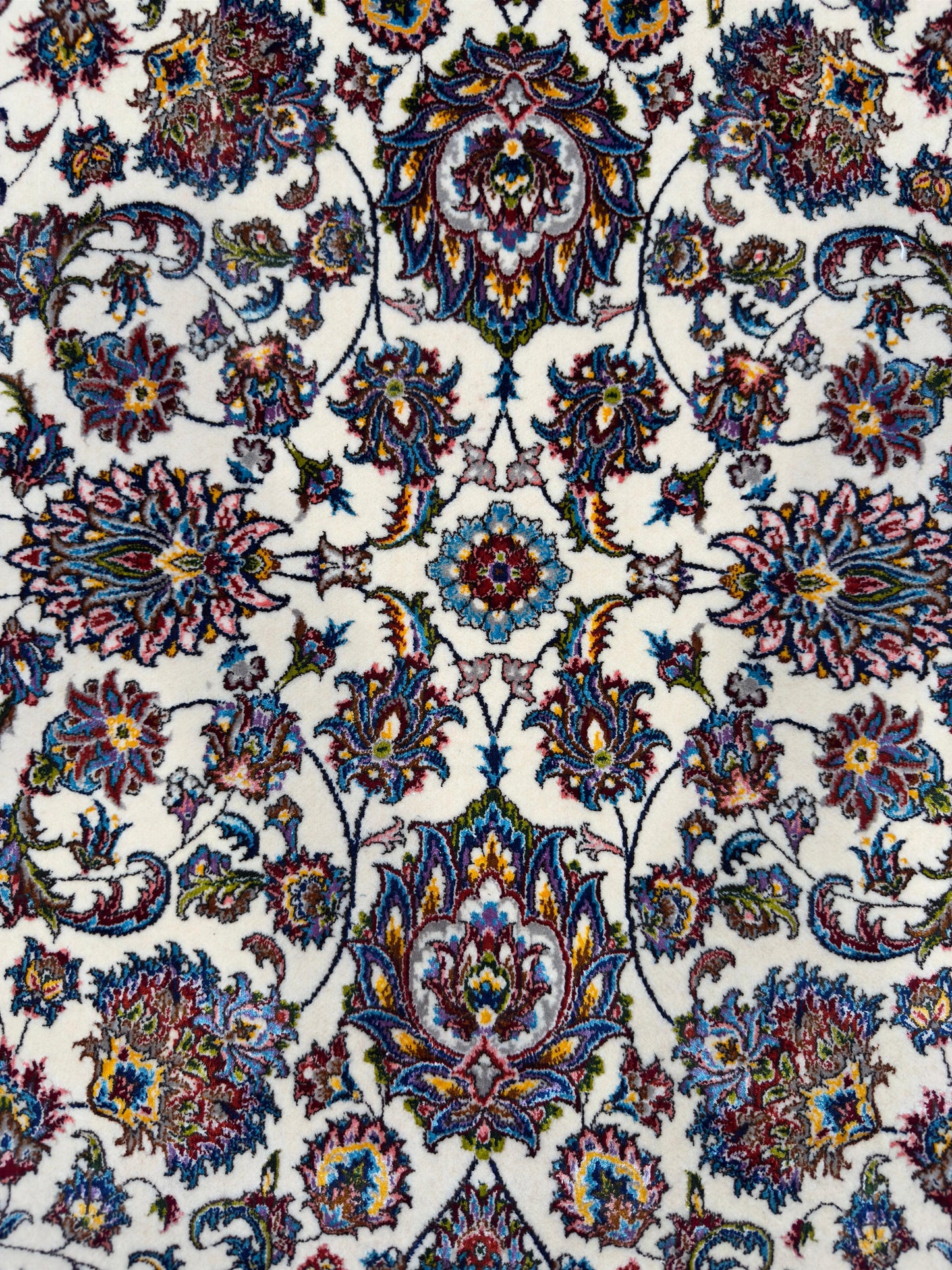 Fine Wool & Silk Persian Rug