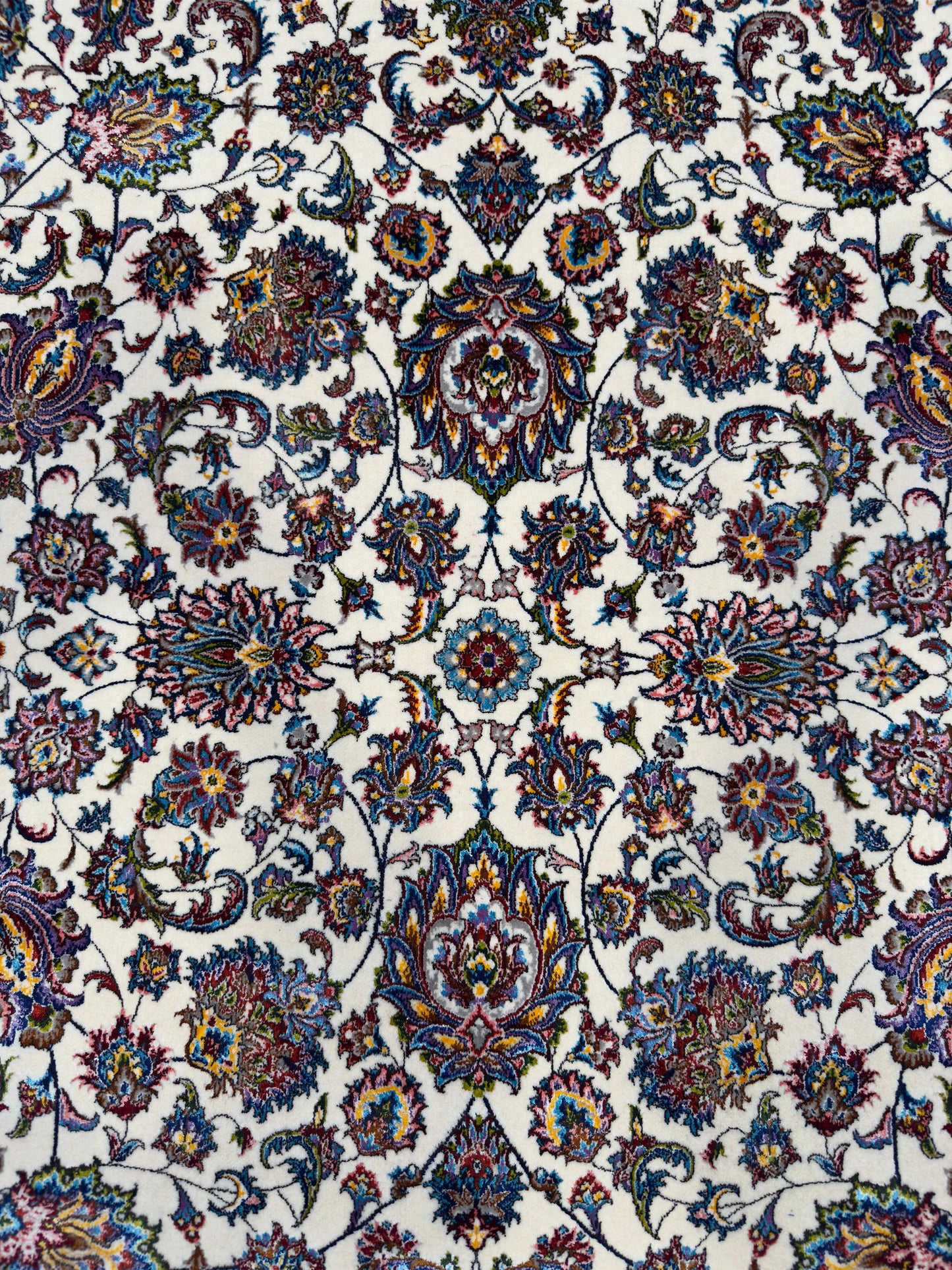 Fine Wool & Silk Persian Rug