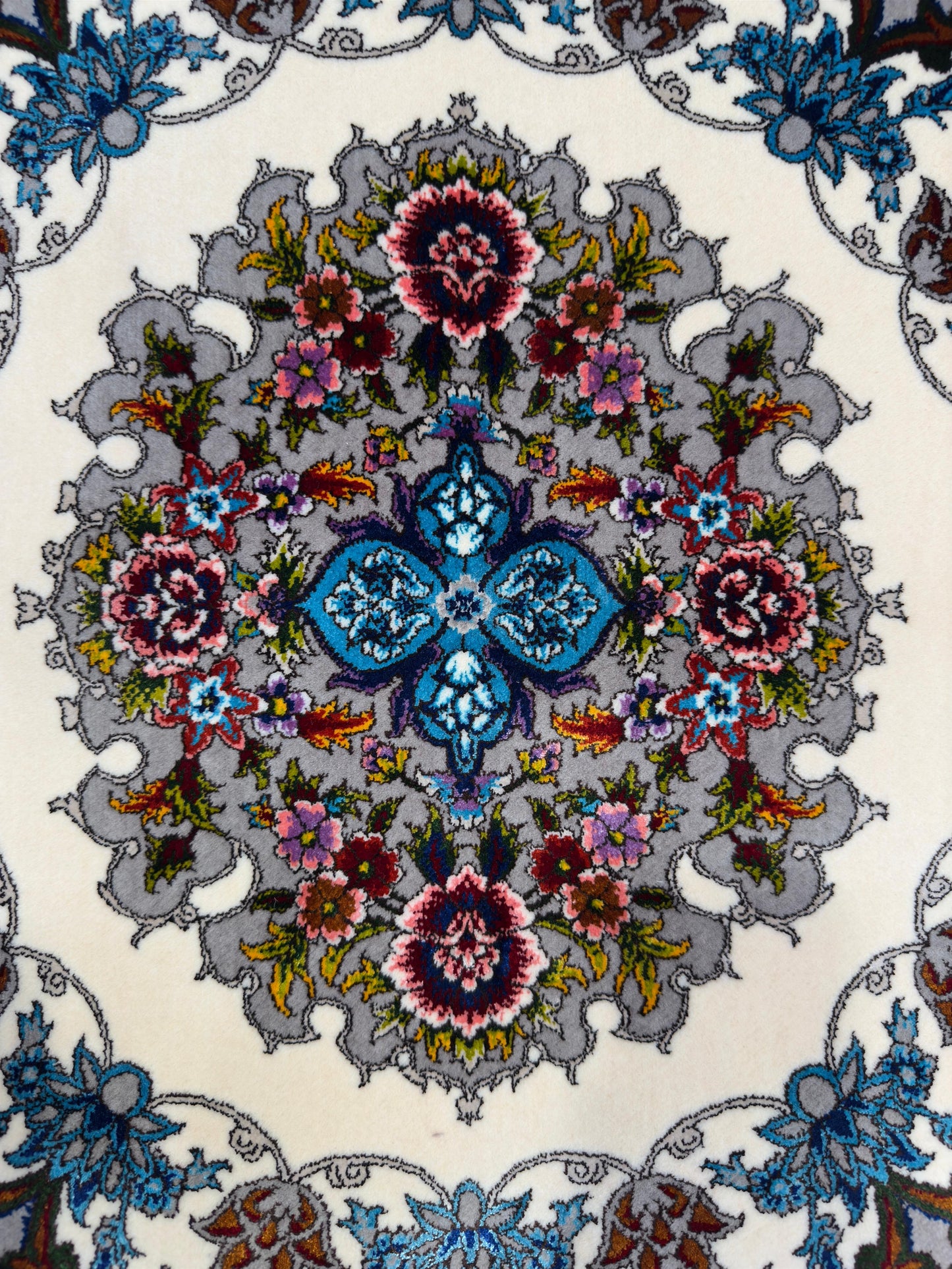 Fine Wool & Silk Persian Rug