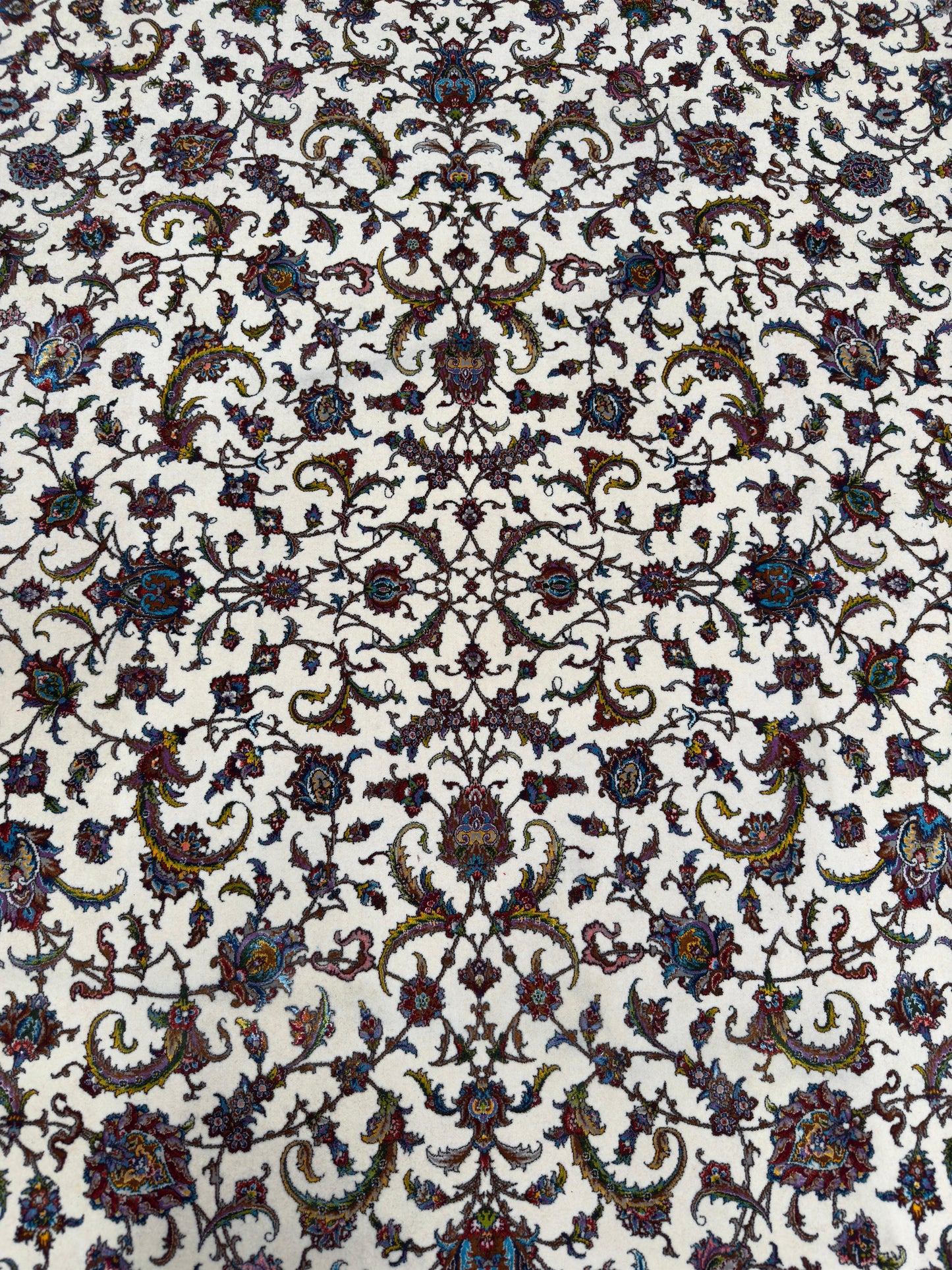 Fine Wool & Silk Persian Rug