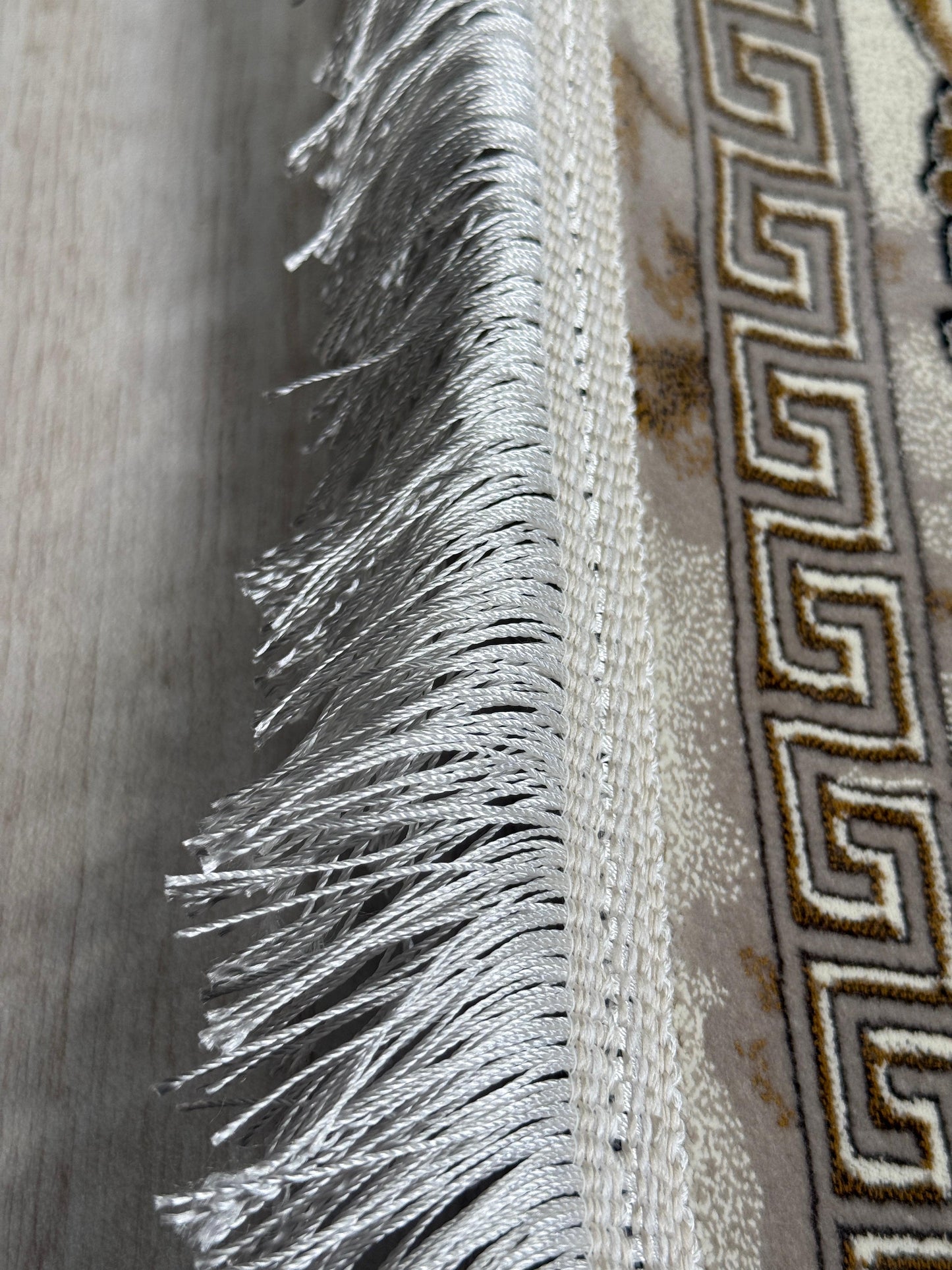 Luxurious 1200 Reeds Machine-Made Persian Rug | Free Delivery & Available in Silver and Smokey