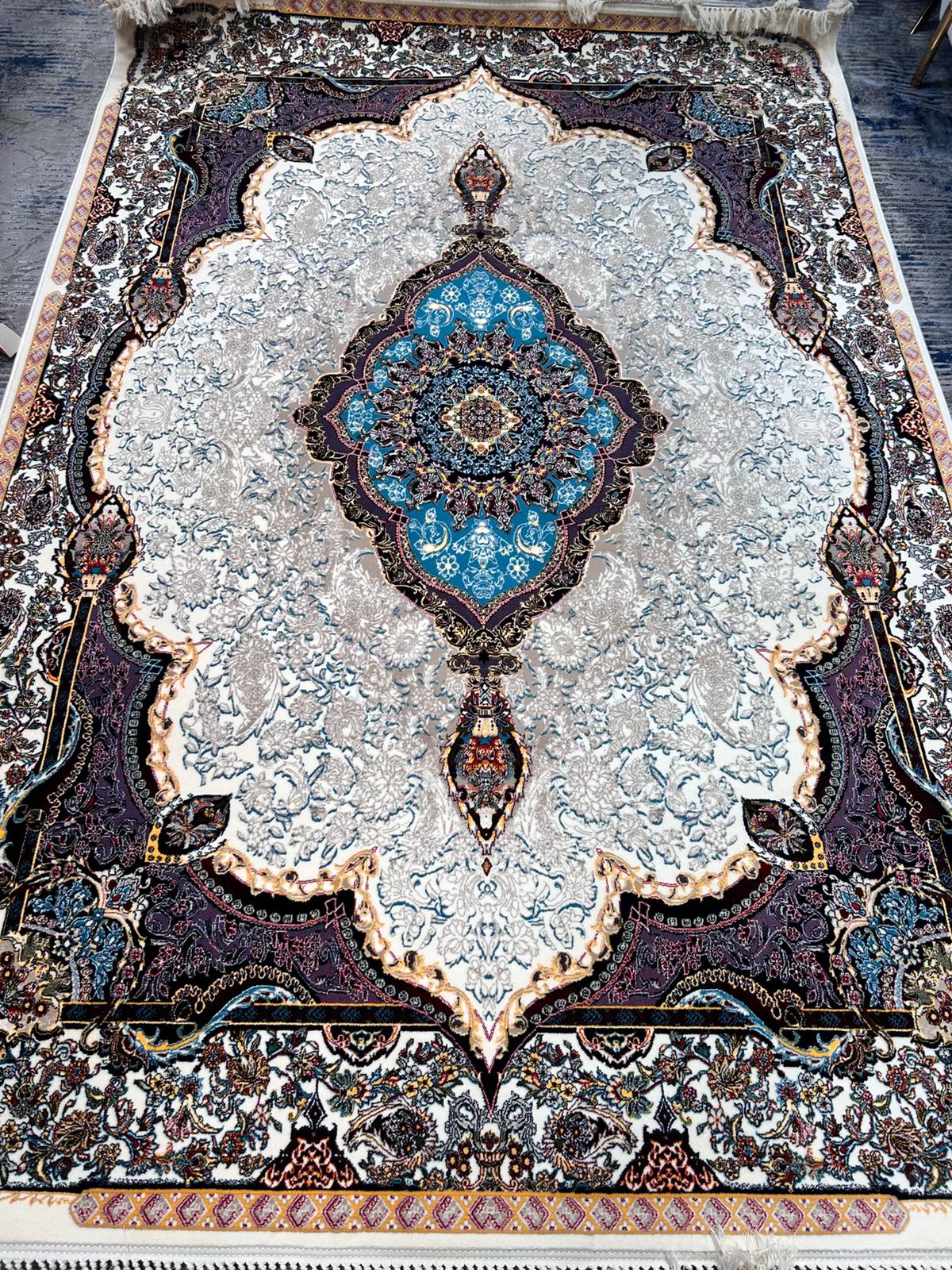 Taj Mahal Persian Rug - 700 Reeds