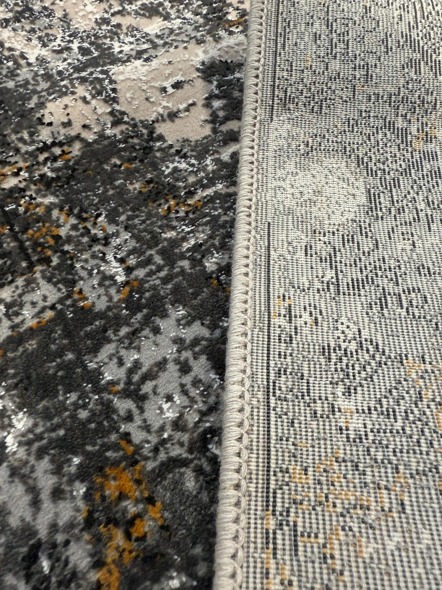 Modern Style Rug - 700 Reeds