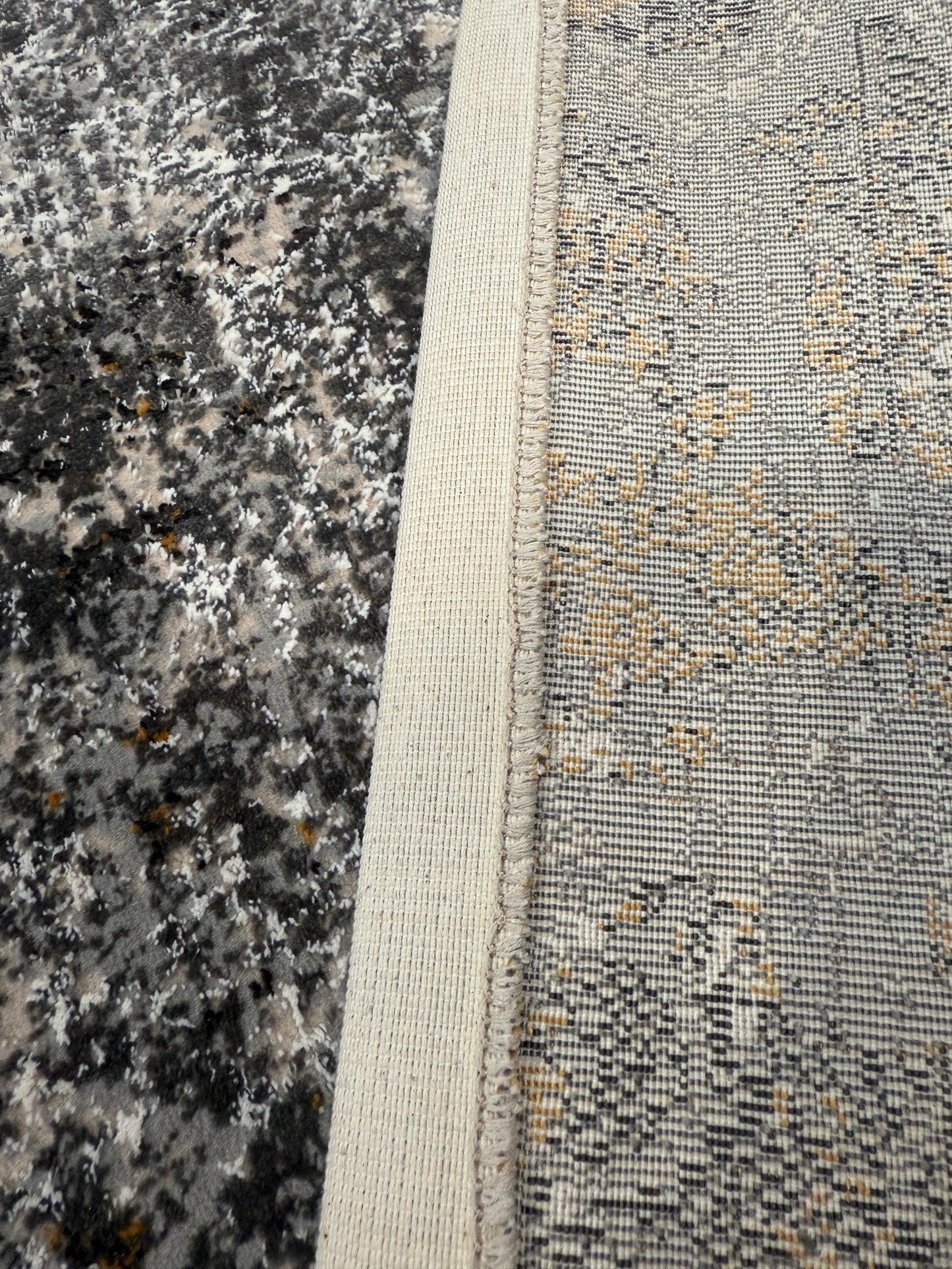 Modern Style Rug - 700 Reeds