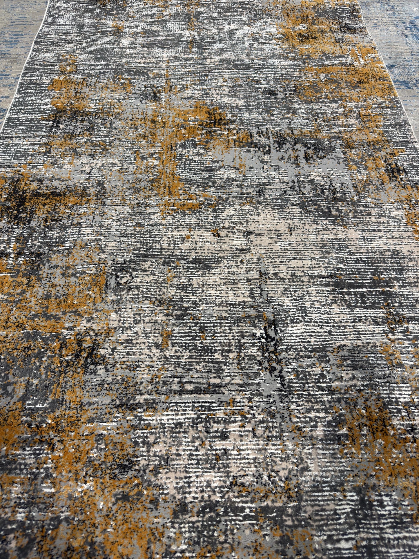 Modern Style Living Room Rug - 700 Reeds