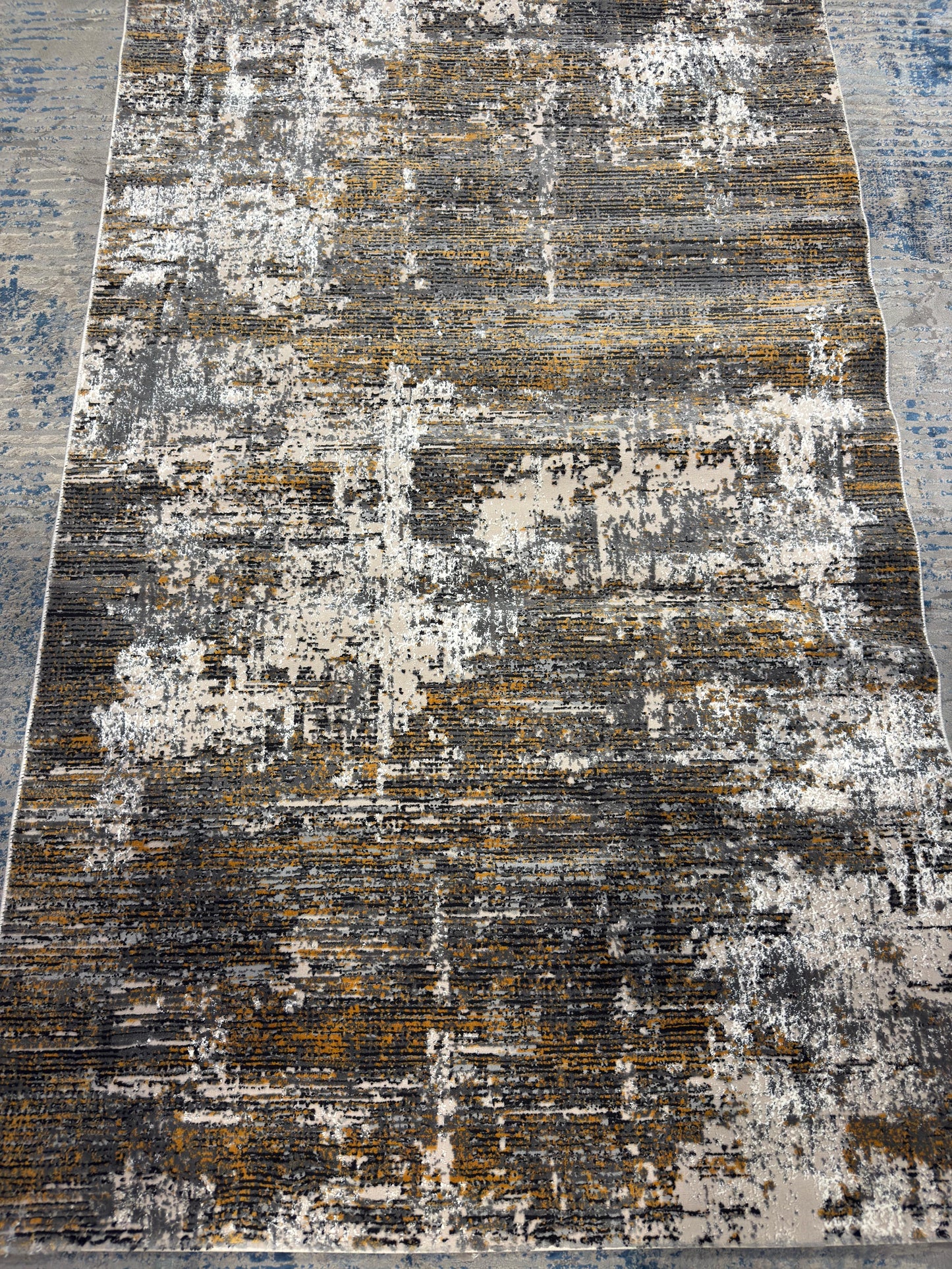 Modern Style Living Room Rug - 700 Reeds