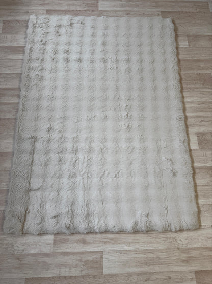 Bambi Hills Cream Fur Design Rug | Waffle Effect | Free Delivery & Fast Dispatch