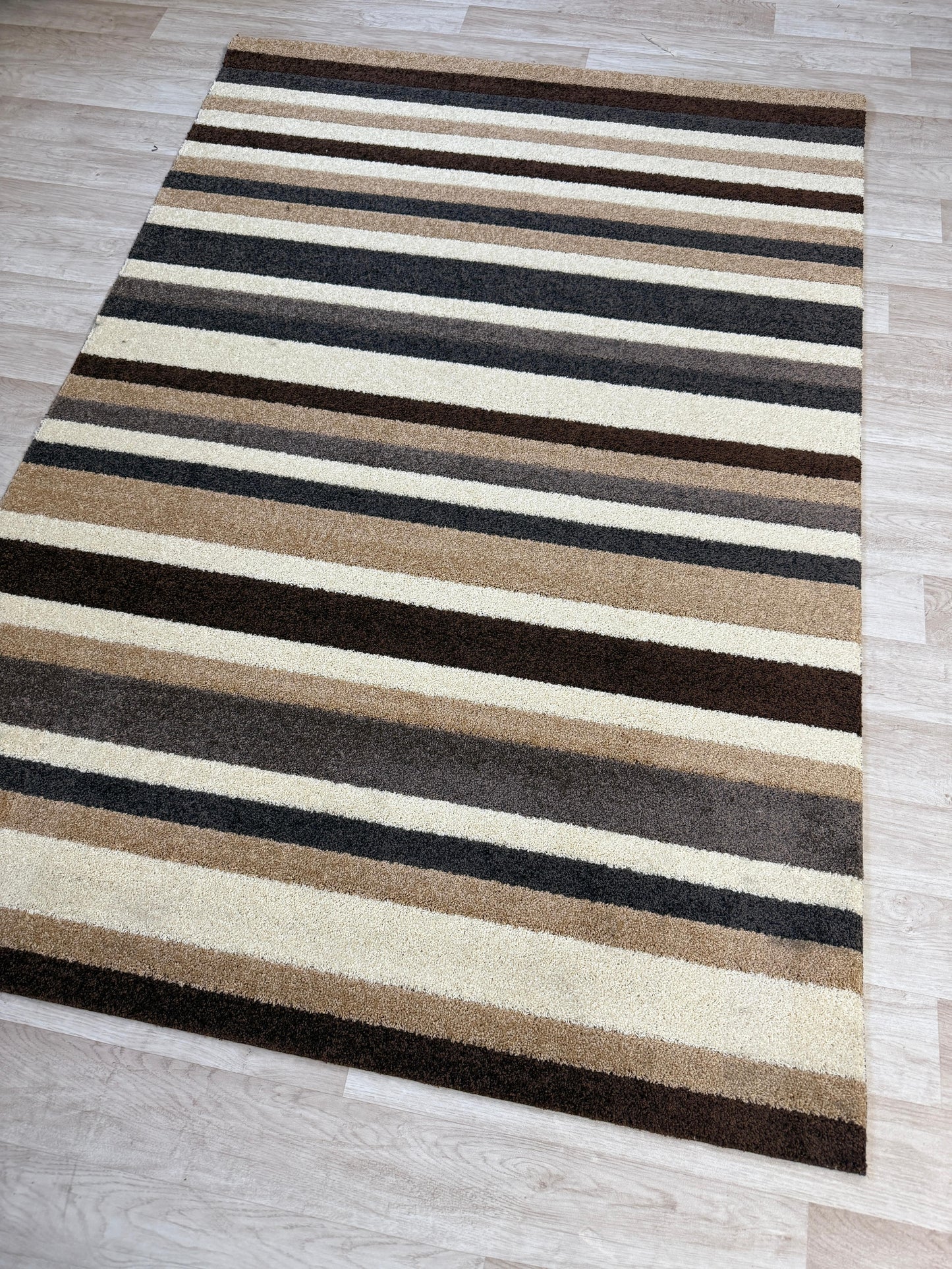 Linea Machine Washable Rug with Non-Slip Backing – Ideal for Hallways & Kitchens